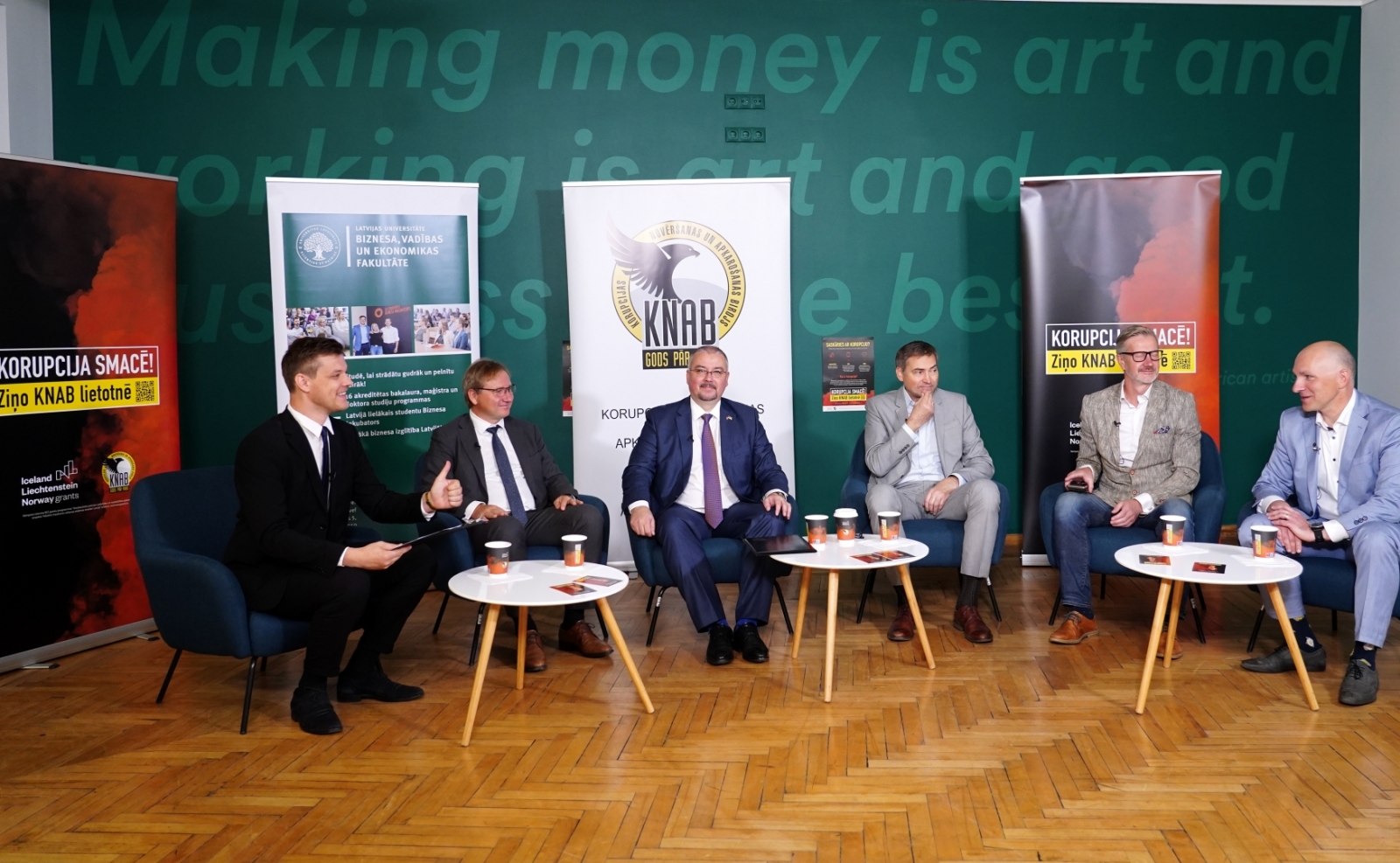 Diskusija, no kreisās ētera personība Magnuss Eriņš, Latvijas Universitātes Biznesa, vadības un ekonomikas fakultātes dekāns prof. Gundars Bērziņš, Korupcijas novēršanas un apkarošanas biroja priekšnieks Jēkabs Straume, Konkurences padomes priekšsēdētāja vietnieks Jānis Račko, Latvijas Tirdzniecības un rūpniecības kameras valdes priekšsēdētājs Jānis Endziņš, Finanšu nozares asociācijas valdes loceklis Jānis Brazovskis.