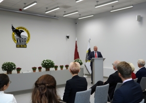 KNAB priekšnieks Jēkabs Straume uzrunā valsts augstākās amatpersonas un iestādes darbiniekus