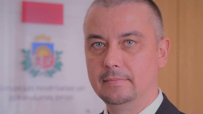 Attēlā redzams KNAB priekšnieks Jēkabs Straume