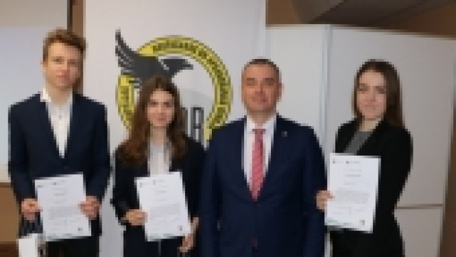 KNAB priekšniekam šodien trīs “ēnas”