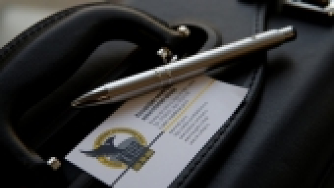 KNAB uzsācis kriminālprocesu par uzkūdīšanu veikt dienesta viltojumu un kukuļa piedāvāšanu