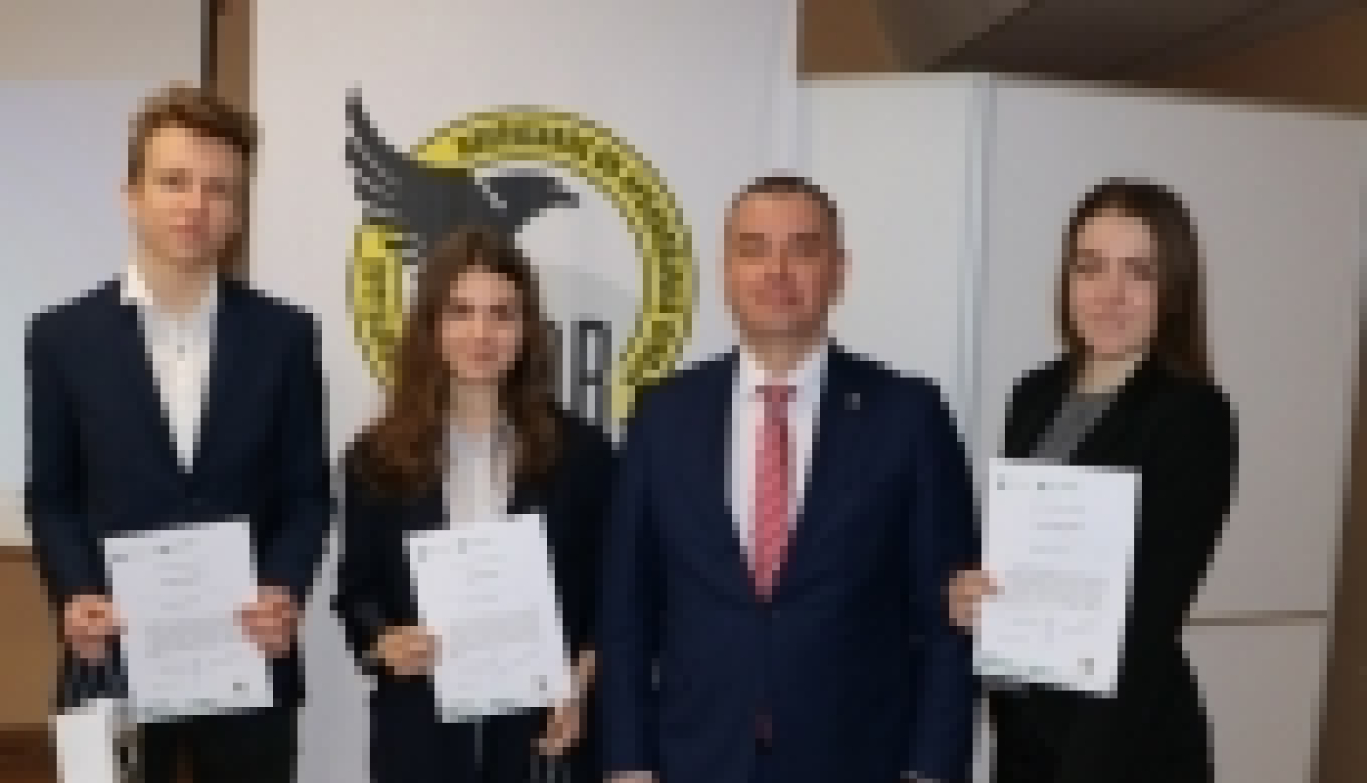 KNAB priekšniekam šodien trīs “ēnas”